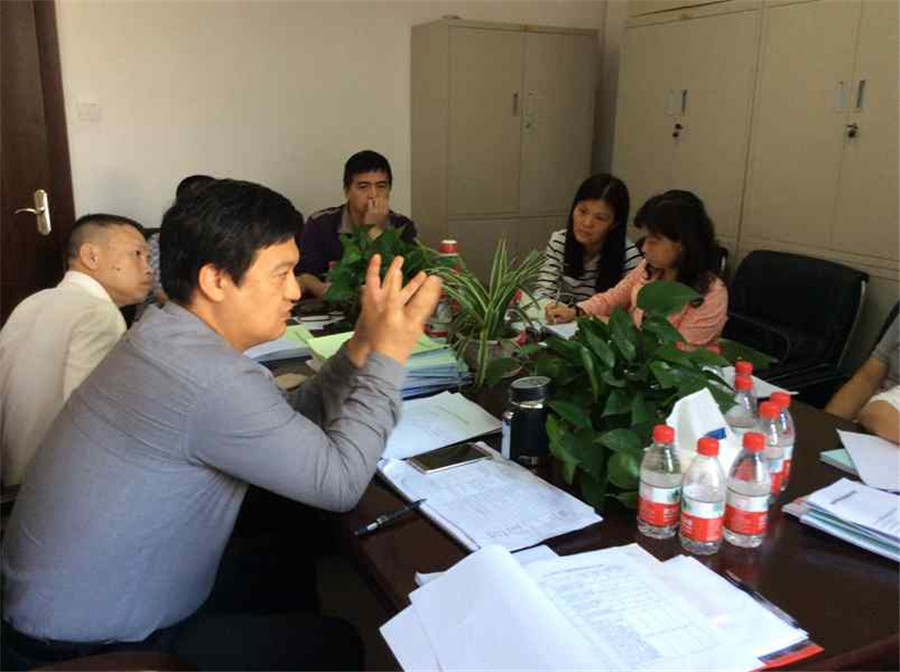 桂林市财政绩效管理局赵卫局长与团队成员交流